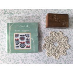 Mini Apples [make it] cross stitch kit