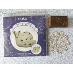 Spotty Snail [make it] stitch me cushion kit